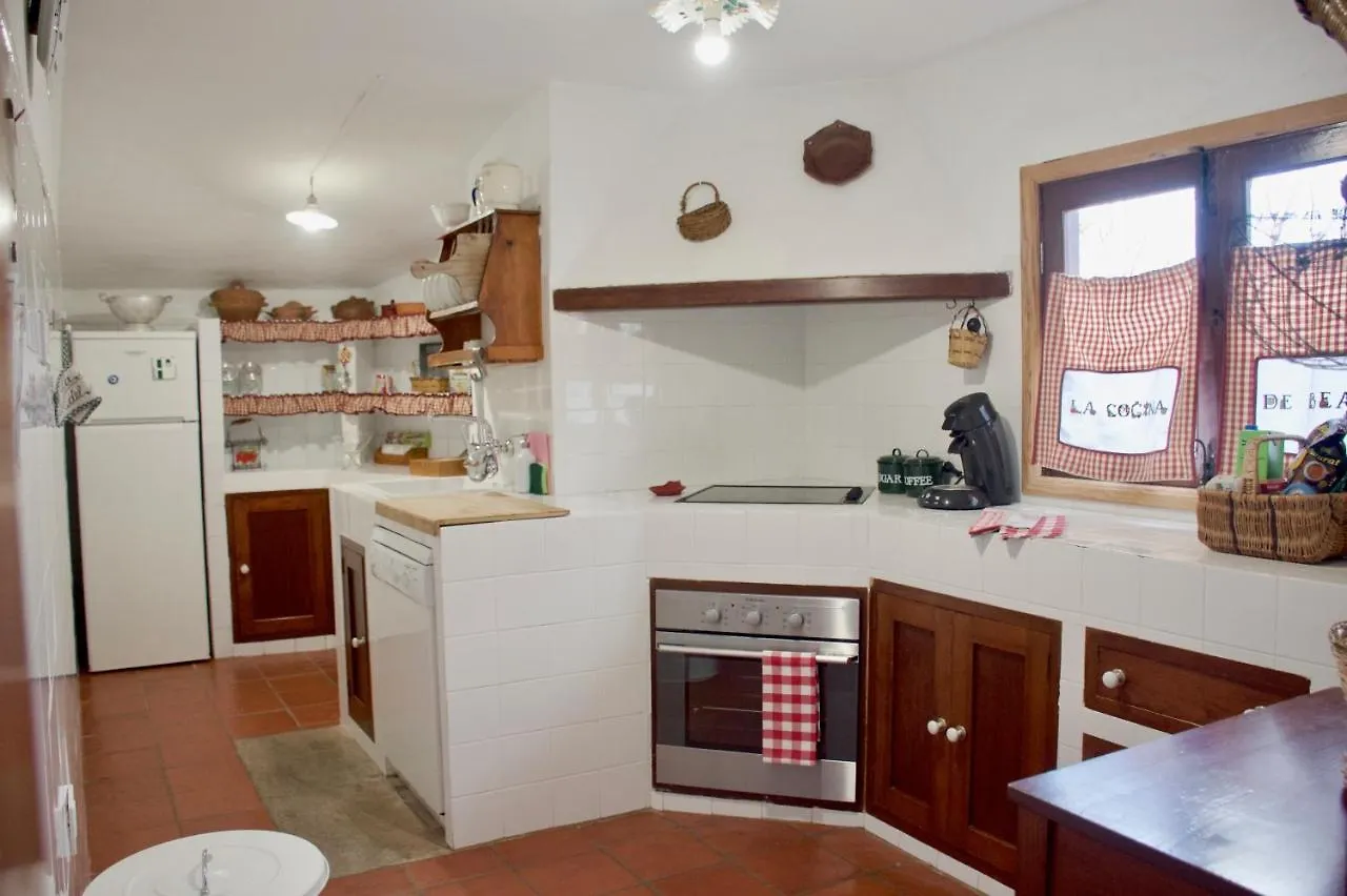 La Casa Del Moral By I N Z U L A E Villa Vega de San Mateo Spain