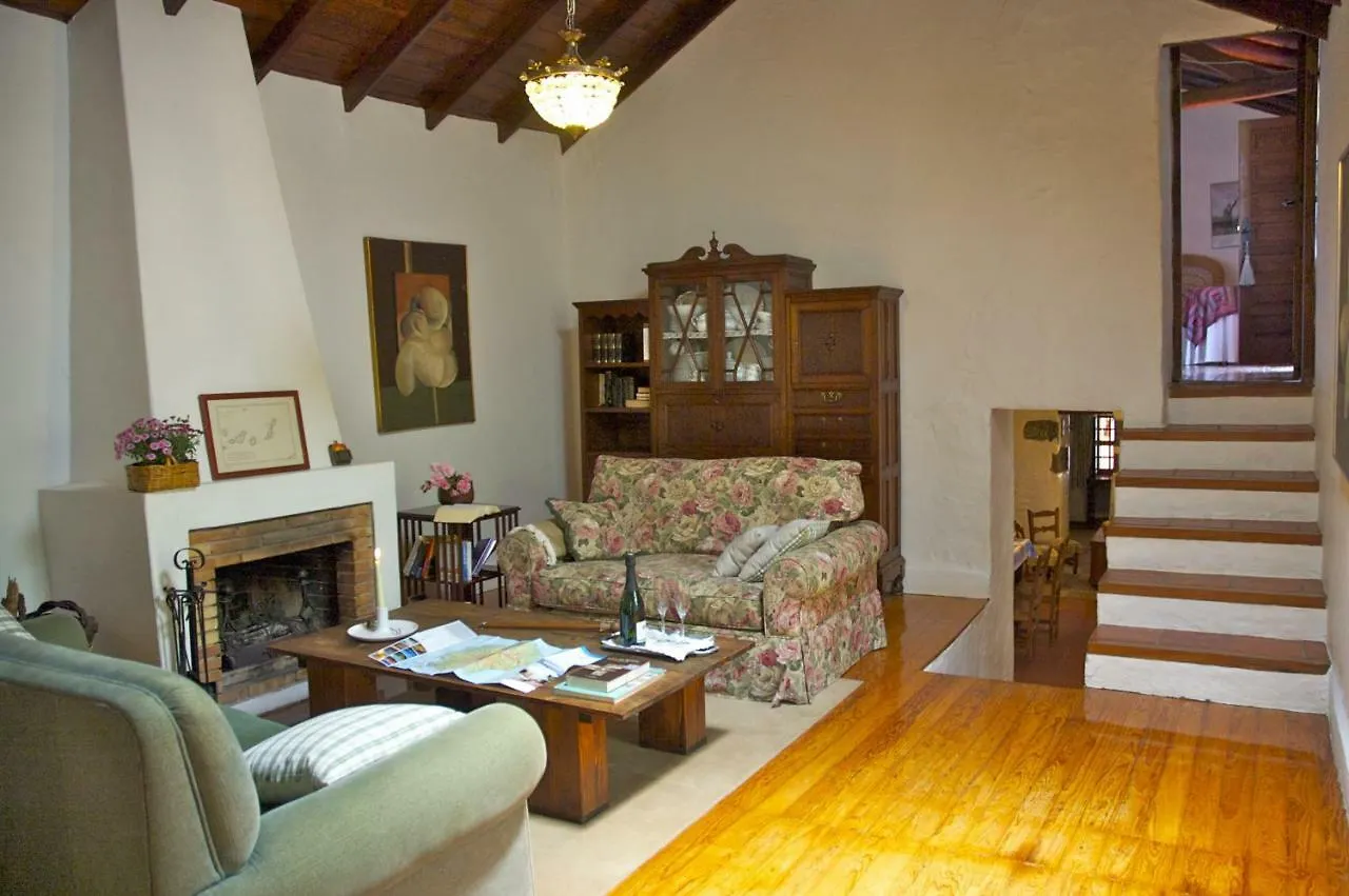 La Casa Del Moral By I N Z U L A E Villa Vega de San Mateo